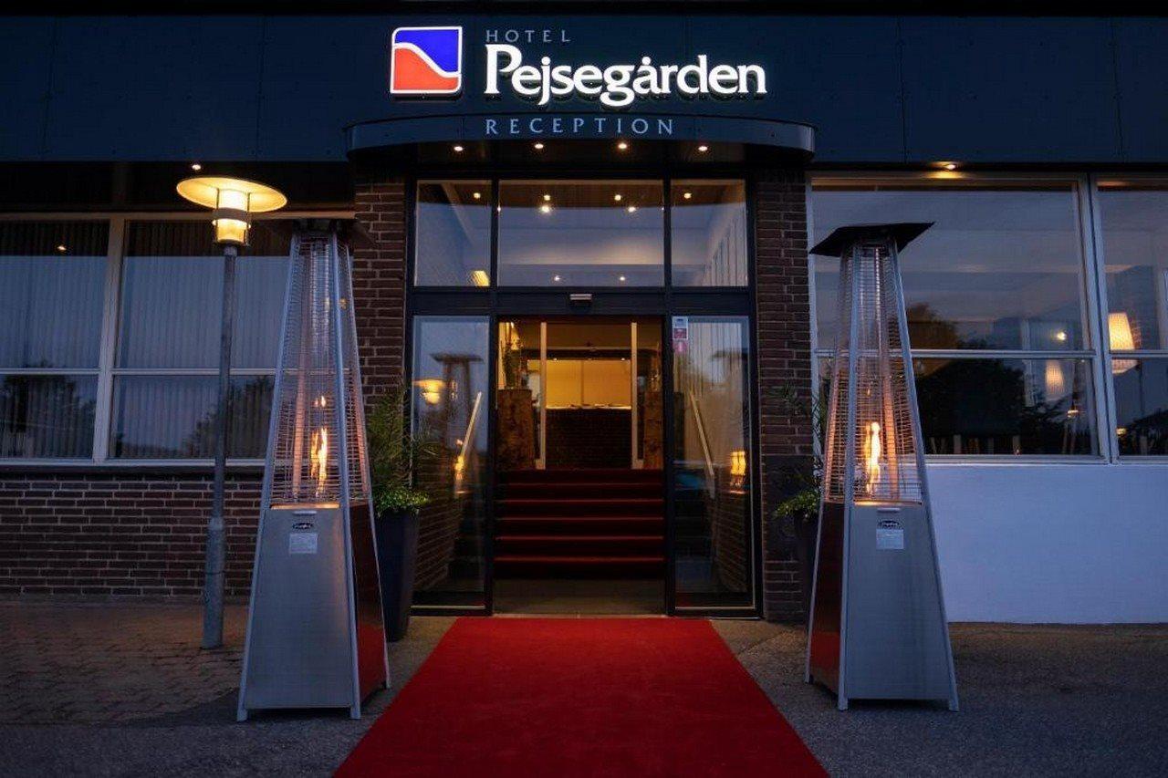 Hotel Pejsegaarden Brædstrup Esterno foto